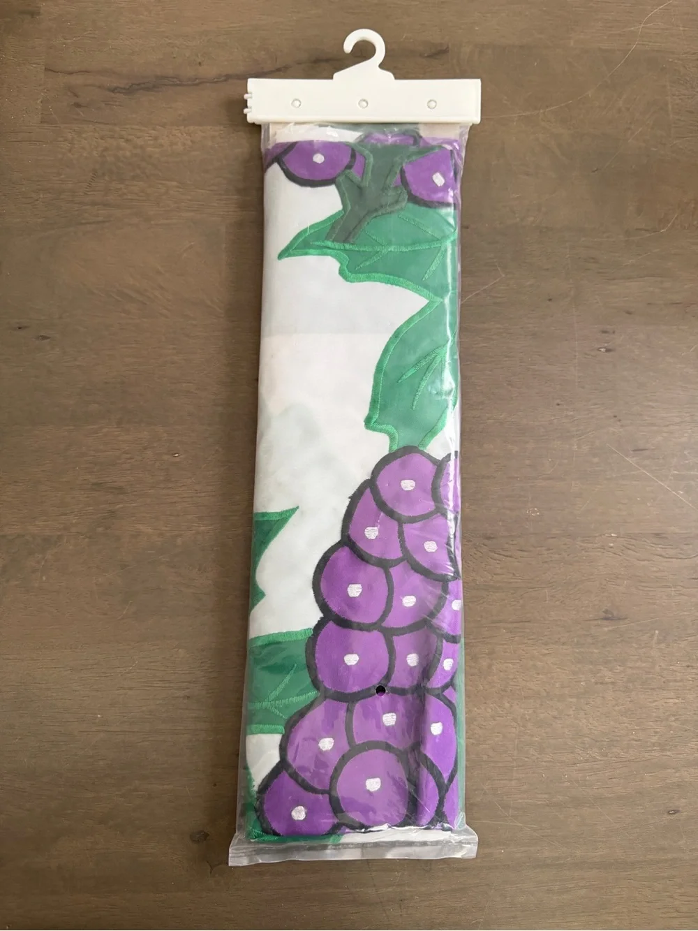 Evergreen Enterprises Appliqué Grapes Decorative Flag 28
